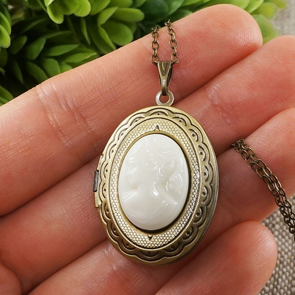 ivory-vintage-glass-lady-cameo-photo-locket-keepsake-pendant-wedding-necklace-jewelry