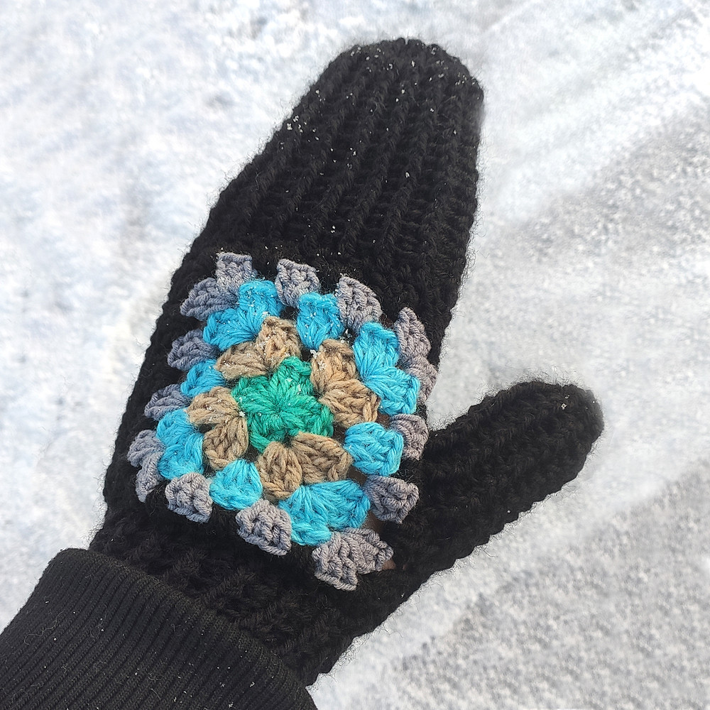 square motif mittens pdf