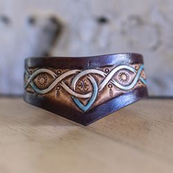 blue bracelet for elven cosplay. celtic bracelet with celtic knot. celtic wedding accessory.