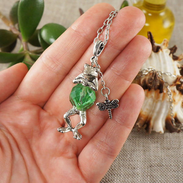 green-glass-frog-necklace-silver-frog-froggy-pendant-necklace-handmade-kids-jewelry