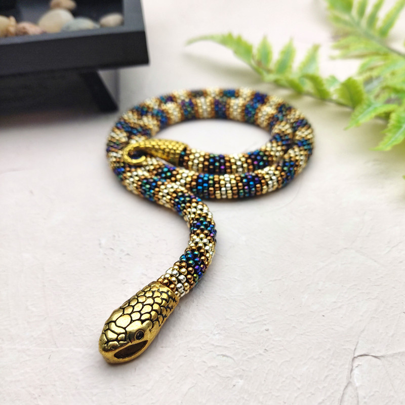 gold-snake-necklace (6).jpg