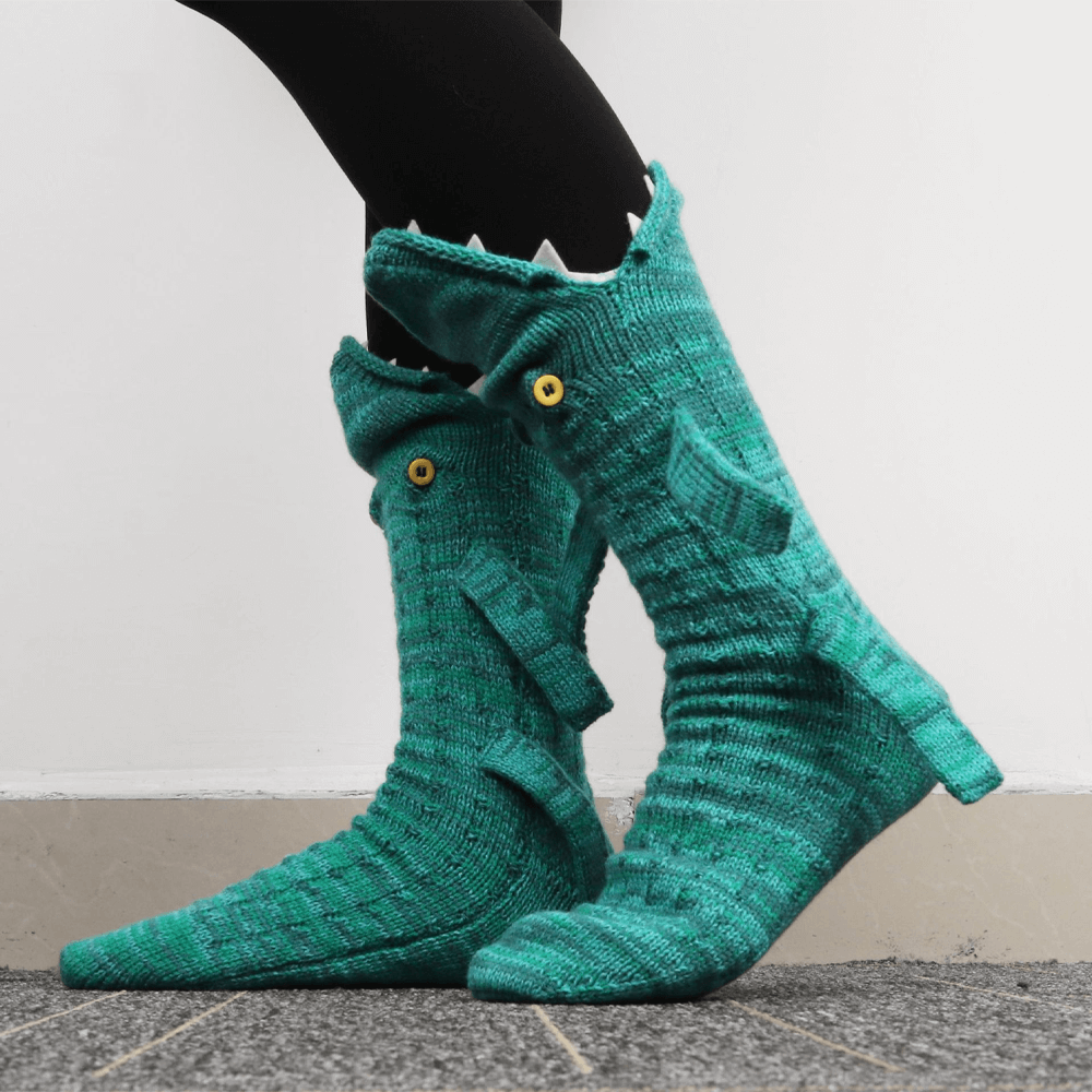 knitcrocodilesocks1.png