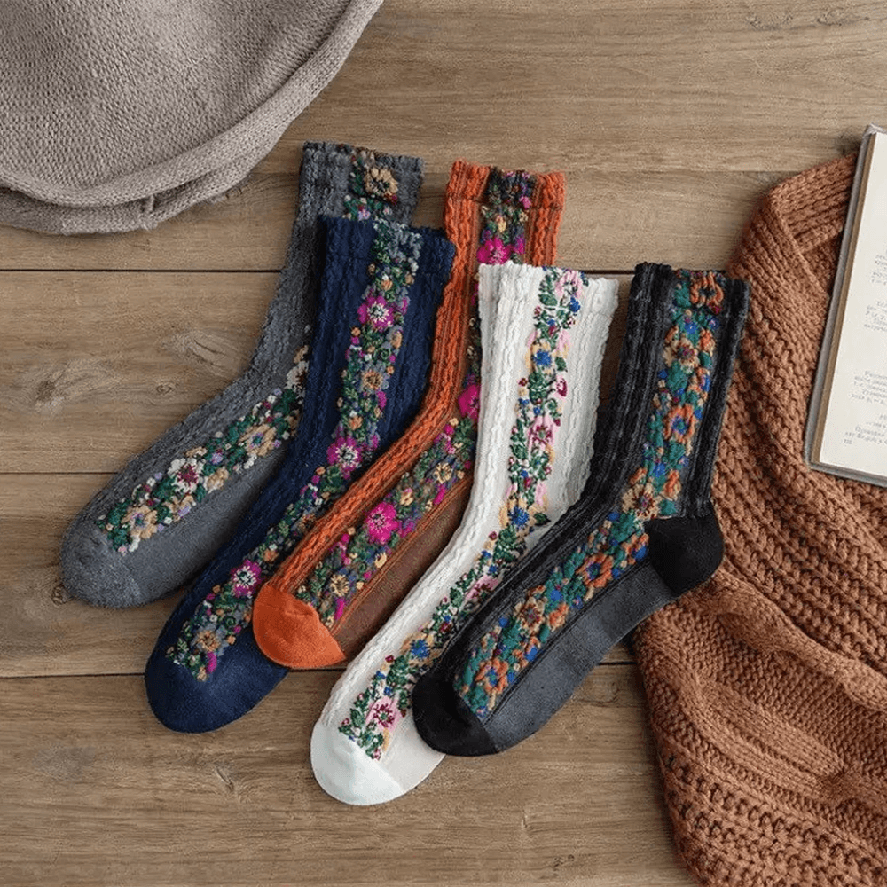 vintageembroideredfloralsocks4.png