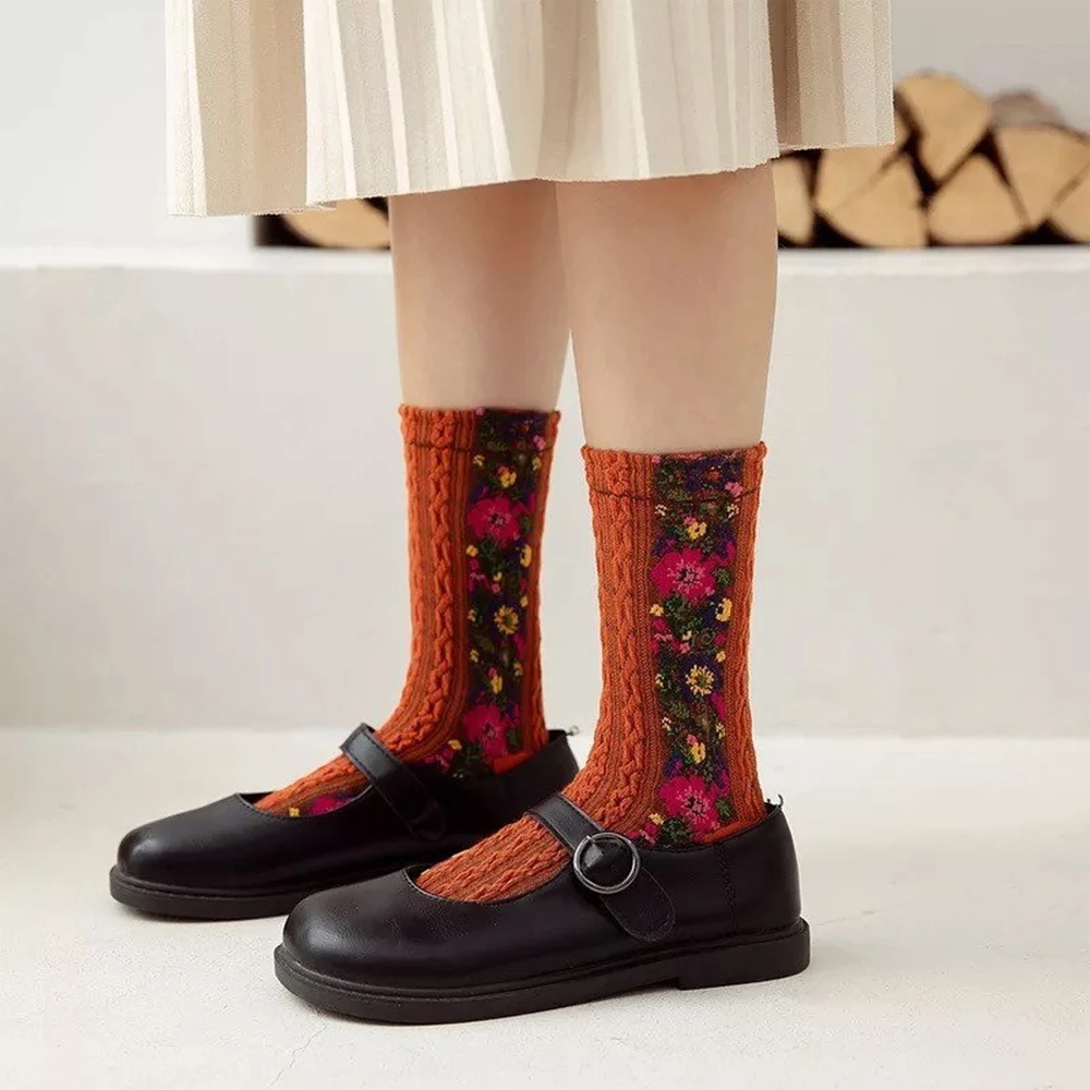 vintageembroideredfloralsocksorange.png