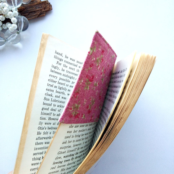 Bookmark-corner-dogs-hearts-love-personalized-gift-3.jpg