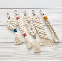 macrame keychain pattern pdf, boho keychain diy, braided keychain
