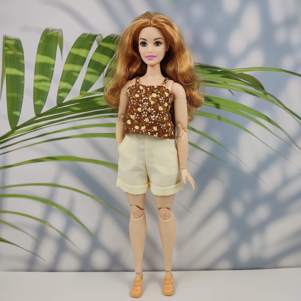 Brown top and shorts for barbie curvy.jpg