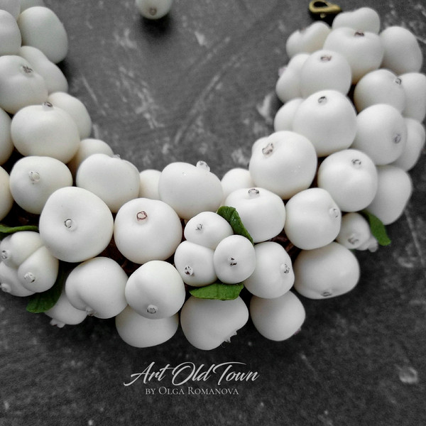 cluster-bracelet-Snow-white-berry.jpg