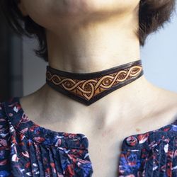 Brown necklace for pagan clothing, Leather fairycore choker for women, Goblincore mystery necklace, Cottagecore jewerly