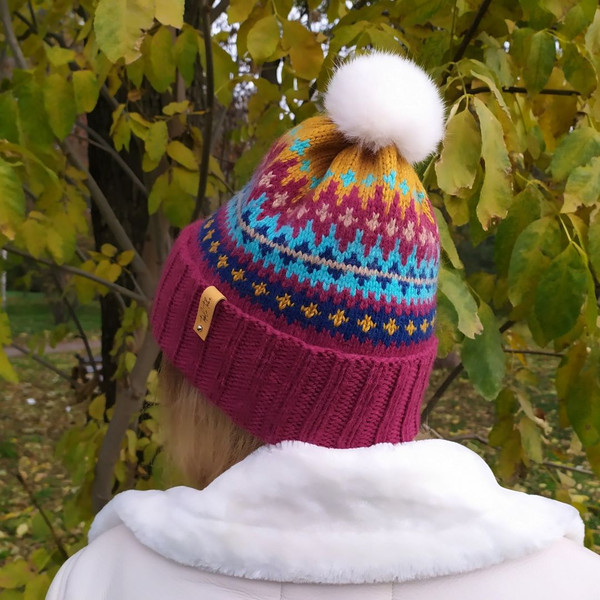 Bright-jacquard-winter-womens-hat-4
