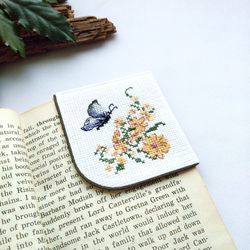 Handmade corner bookmark with butterfly and doronikum flowers