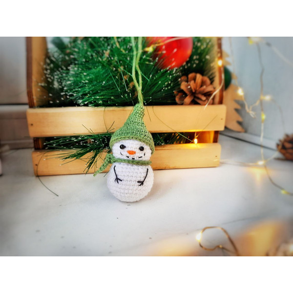Snowman mini amigurumi crochet pattern 2.jpg