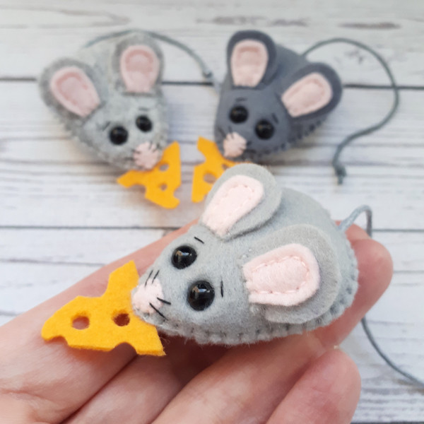 Grey-Miniature-mouse