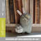 серый кролик с помпоном кв.jpg