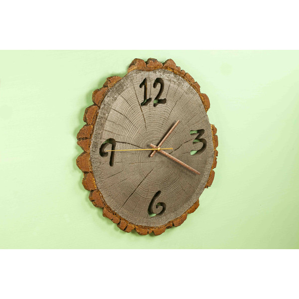art oak clock.jpg