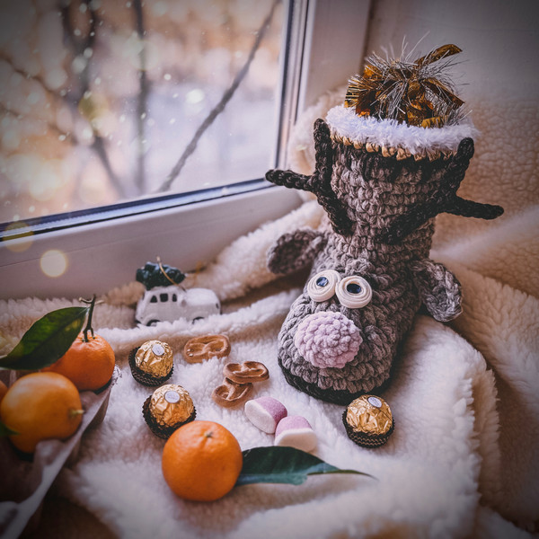 Crochet-pattern-boot-basket-reindeer-2