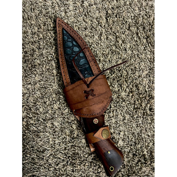 Custom Handmade Damascus Steel Knife, Dagger Knife, Hunting Knife (3).jpg
