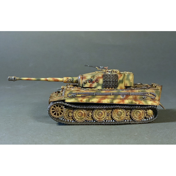 Tiger #312 505 sPzAbt 1944 (9).jpg