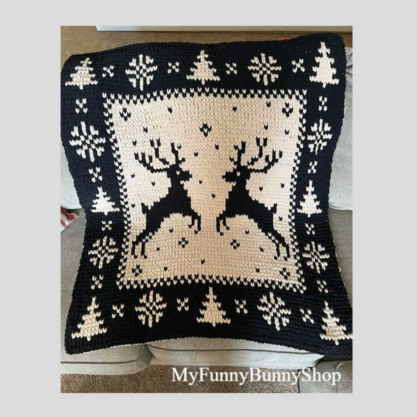 loop-yarn-merry-deer-blanket-3.jpg