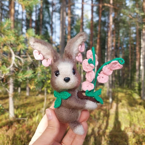 Crochet fluffy bunny pattern wiht flower. Amigurumi stuffed | Inspire ...