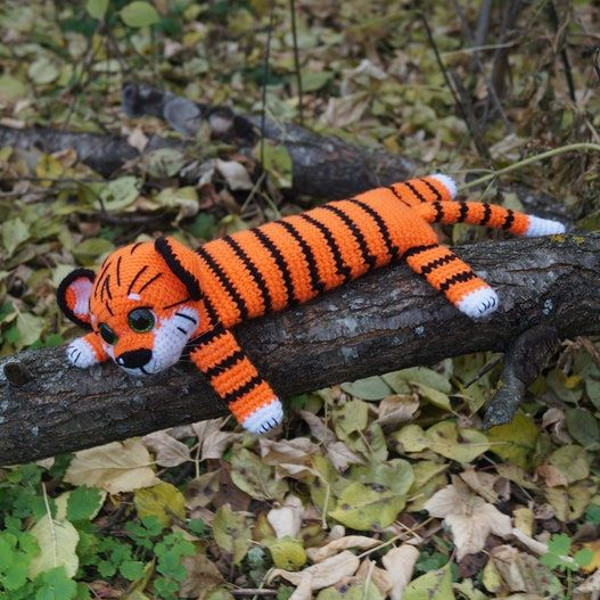 Crochet tiger