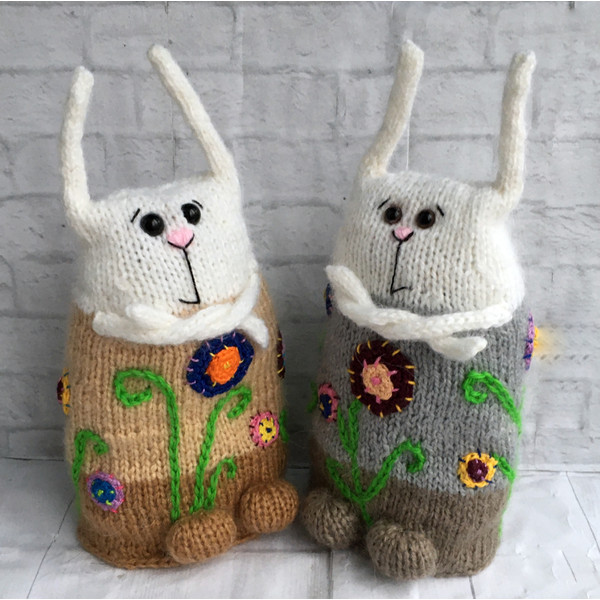 Knitted rabbit