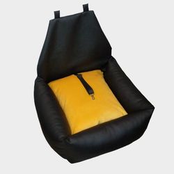 Car seat for dogs, made of leatherette, dog car seat
