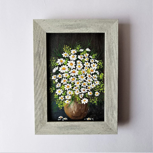 Painting-impasto-bouquet-of-daisies-and-wildflowers-in-a-vase-by-acrylic-paints-1.jpg