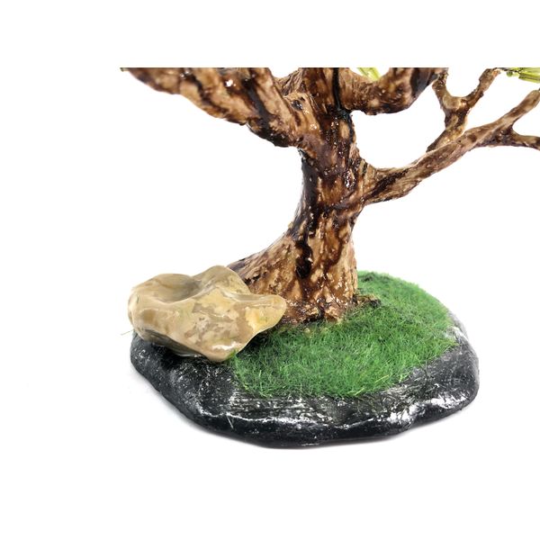 Plaster-base-of-the-bonsai-with-a-stone.jpeg