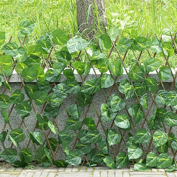 retractablefencewithleaves2.png