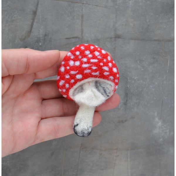 Red-fly-agaric-mushroom-brooch-for-women-Needle-felted-boho-jewelry