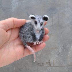 Cute opossum replica animal brooch for women Needle felted wool replica pin Handmade realistic opossum lover gift