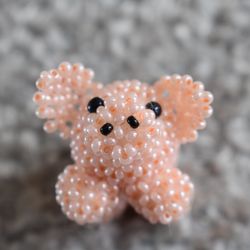 Cute beaded pig. Animal bead keychain. 3d bead animals. Custom keychain. Beaded animals. Handmade keychain. Amigurumi