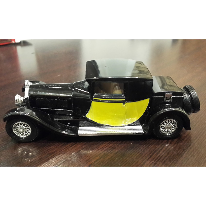 4 1983 Matchbox Bugatti 138 Scale Models Of Yesteryear 1928 Diecast Car Model.jpg