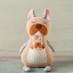 Bulldog with baby dolls. Sewing pattern and tutorial PDF