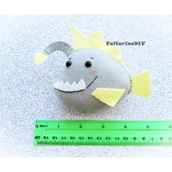 Felt angler fish pattern, Felt toy pattern, Felt sea animals | Inspire ...