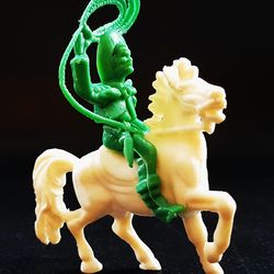 Jean Hoeffler Hong Kong plastic toy soldier COWBOY WITH LASSO ON THE HORSE 1970s