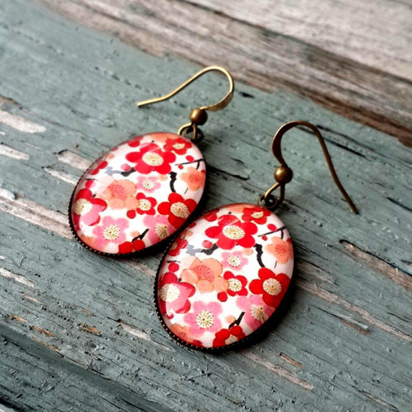 flower pattern earrings.jpg