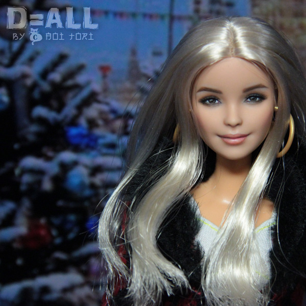 Platinum blonde doll Barbie