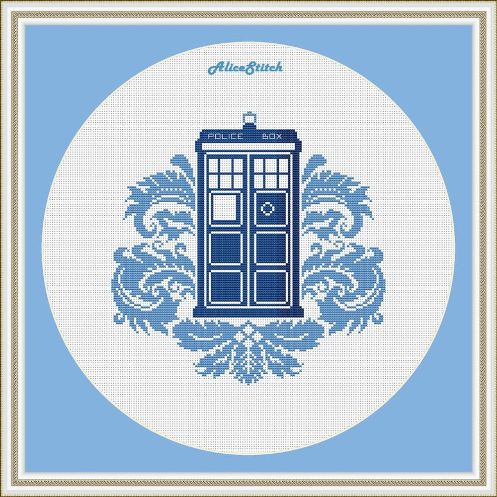 TARDIS_ornament_e3.jpg