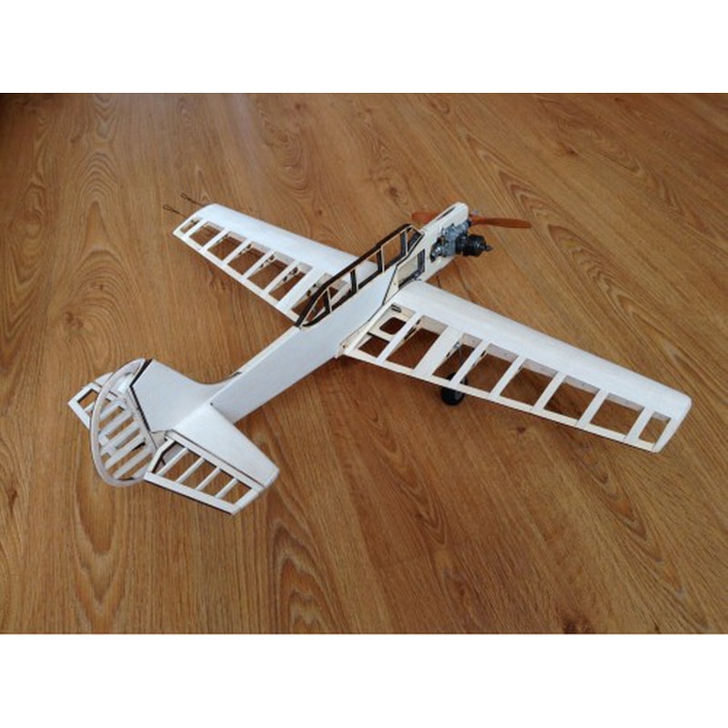 8 Cord Training Plane Model Airplane Kit PML-2004 Yakovlev Yak-52.jpg
