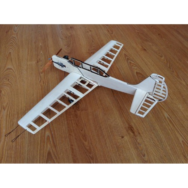 10 Cord Training Plane Model Airplane Kit PML-2004 Yakovlev Yak-52.jpg