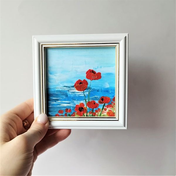 Handwritten-poppy-flowers-on-the-background-of-the-ocean-by-acrylic-paints-4.jpg