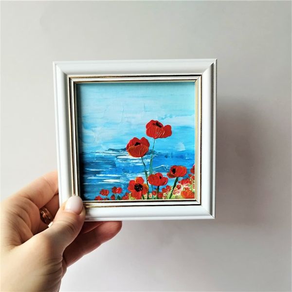 Handwritten-poppy-flowers-on-the-background-of-the-ocean-by-acrylic-paints-6.jpg