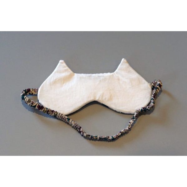 2-Styles-Eye-Mask-Cat-and-classic-styles-Graphics-13508249-3-580x387.jpg