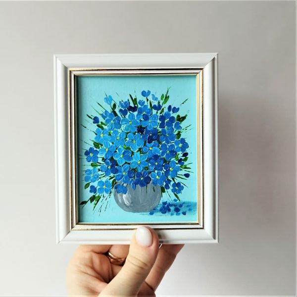 Handwritten-bouquet-of-forget-me-nots-in-a-vase-by-acrylic-paints-4.jpg
