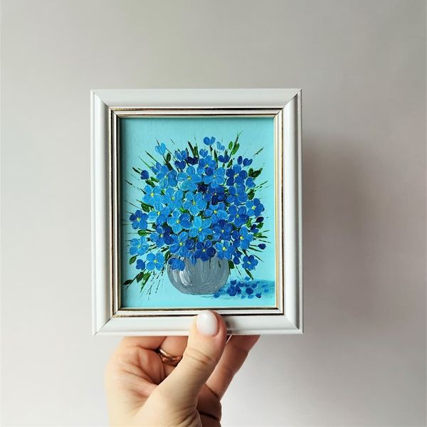 Handwritten-bouquet-of-forget-me-nots-in-a-vase-by-acrylic-paints-7.jpg