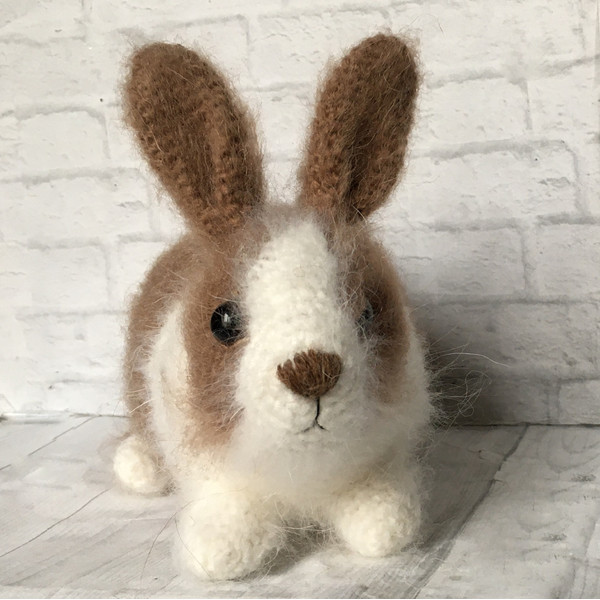 Crocheted Dutch rabbit