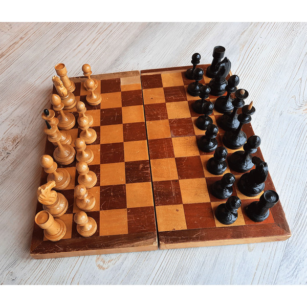 1960s small artel chess set ussr