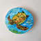Handwritten-portrait-of-a-sea-turtle-on-a-small-round-wooden-board-by-acrylic-paints-1.jpg